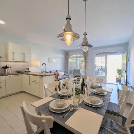 R-54 Modern Bungalow With Garden *